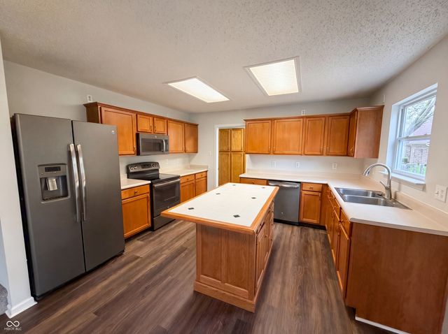 1108 Albemarle Circle, Noblesville, IN 46062