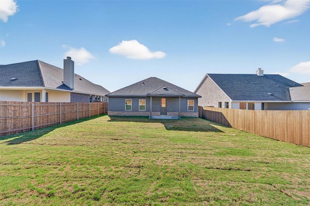 3523 Helena Street, Gainesville, TX 76240