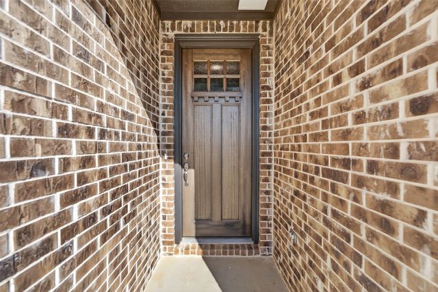 3523 Helena Street, Gainesville, TX 76240