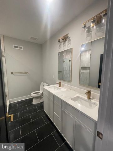 7521 RIDGE AVE, Philadelphia, PA 19128