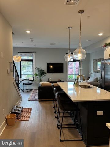 7521 RIDGE AVE, Philadelphia, PA 19128