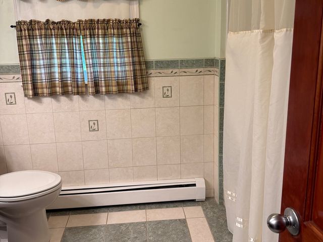 94 Valley Rd, Somerset, MA 02726