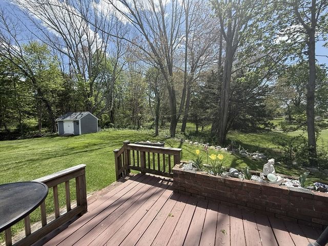 94 Valley Rd, Somerset, MA 02726