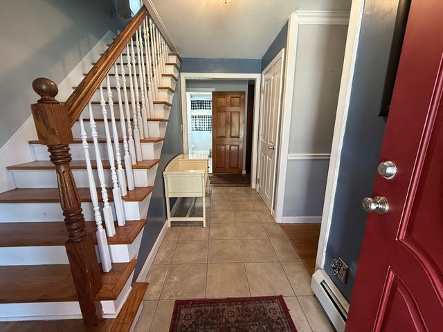 94 Valley Rd, Somerset, MA 02726