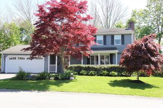 94 Valley Rd, Somerset, MA 02726