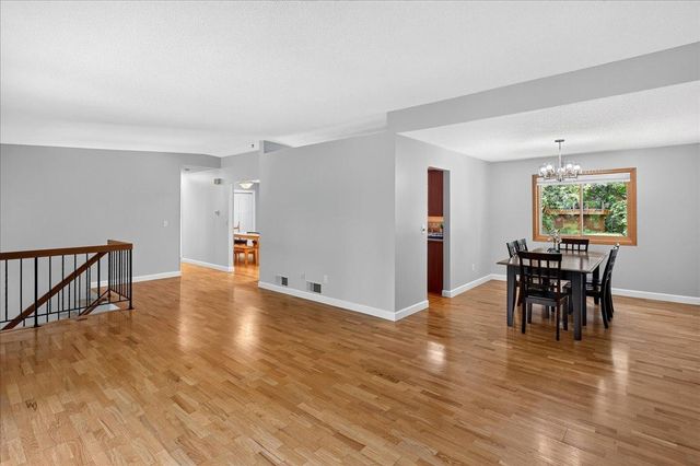 9983 Balmoral Lane, Eden Prairie, MN 55347