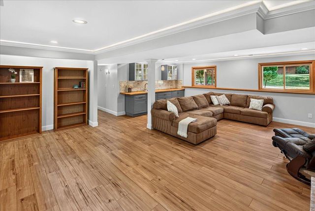 9983 Balmoral Lane, Eden Prairie, MN 55347