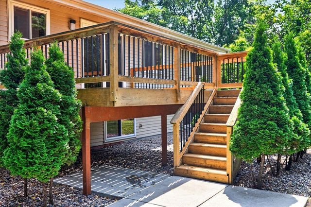 9983 Balmoral Lane, Eden Prairie, MN 55347