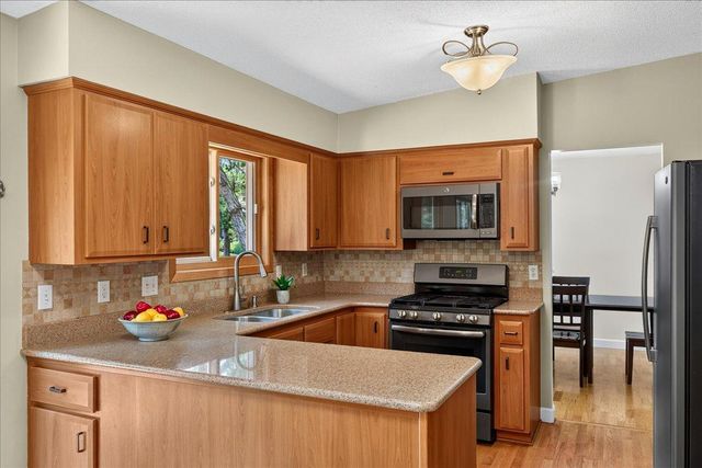 9983 Balmoral Lane, Eden Prairie, MN 55347