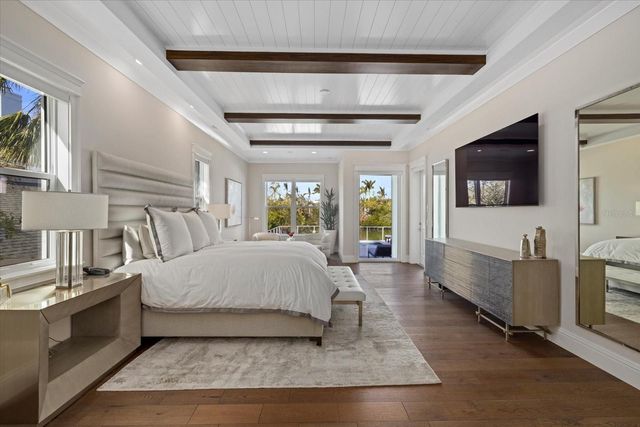 1525 MALLARD LANE, Sarasota, FL 34239