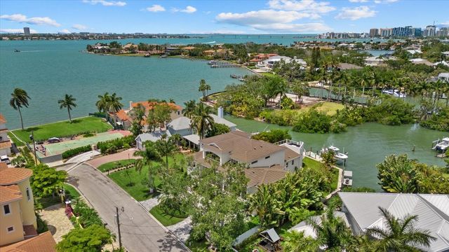 1525 MALLARD LANE, Sarasota, FL 34239