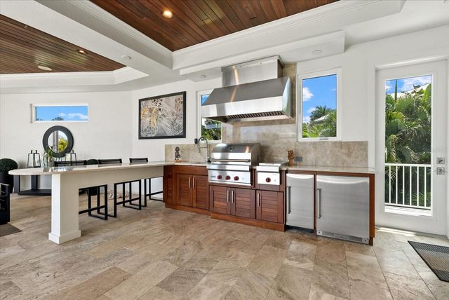 1525 MALLARD LANE, Sarasota, FL 34239