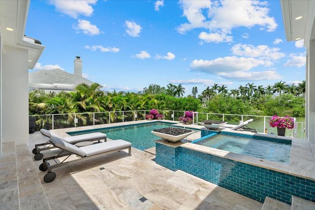 1525 MALLARD LANE, Sarasota, FL 34239