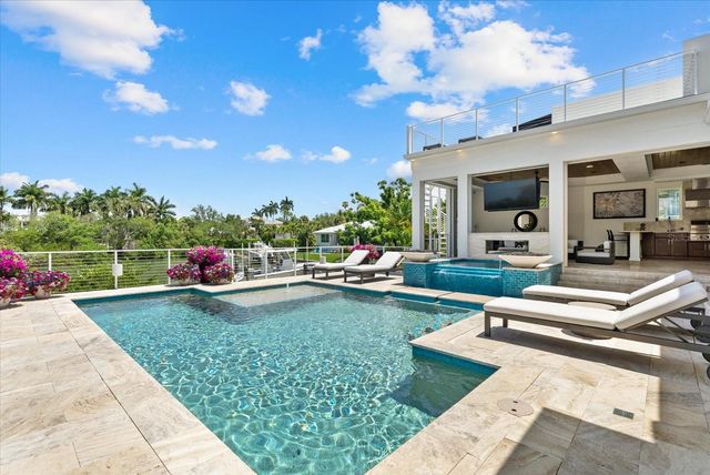 1525 MALLARD LANE, Sarasota, FL 34239