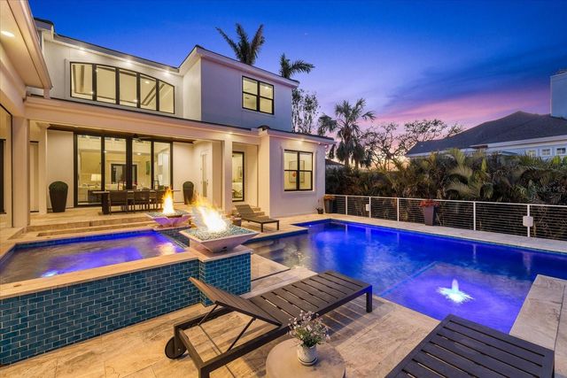 1525 MALLARD LANE, Sarasota, FL 34239