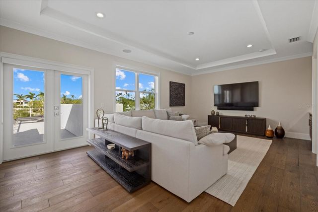 1525 MALLARD LANE, Sarasota, FL 34239