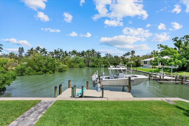 1525 MALLARD LANE, Sarasota, FL 34239