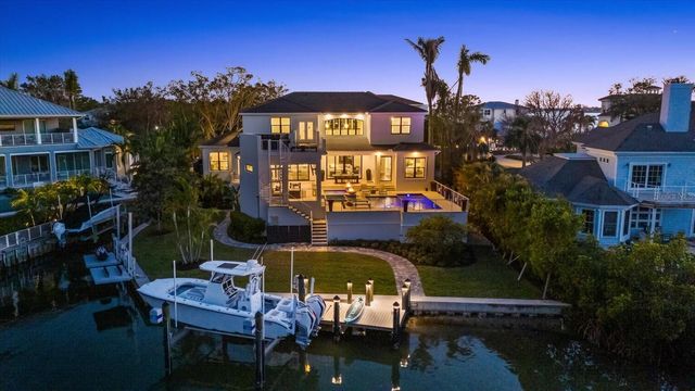 1525 MALLARD LANE, Sarasota, FL 34239