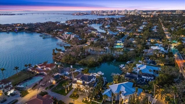 1525 MALLARD LANE, Sarasota, FL 34239