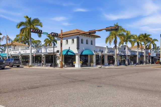 1525 MALLARD LANE, Sarasota, FL 34239