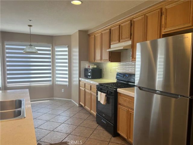 15177 Dandelion, Fontana, CA 92336