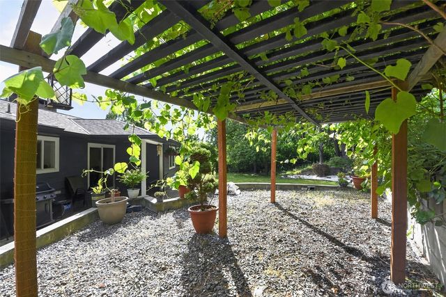 621 E Summa Street, Centralia, WA 98531