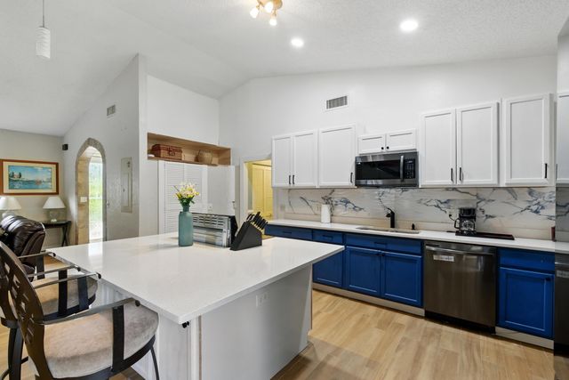 16319 E Burns Drive, The Acreage, FL 33470