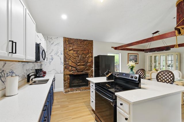 16319 E Burns Drive, The Acreage, FL 33470