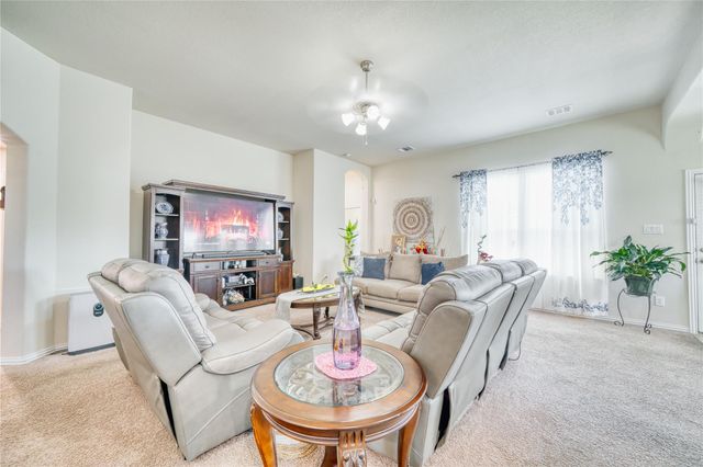 9515 Taylor Lane, Mont Belvieu, TX 77523