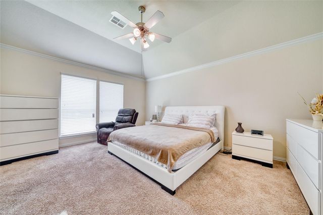 9515 Taylor Lane, Mont Belvieu, TX 77523