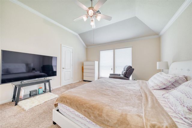 9515 Taylor Lane, Mont Belvieu, TX 77523
