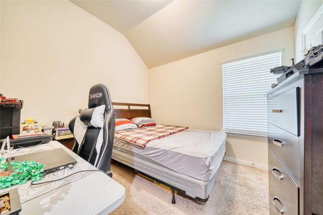 9515 Taylor Lane, Mont Belvieu, TX 77523