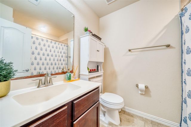 9515 Taylor Lane, Mont Belvieu, TX 77523