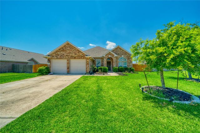 9515 Taylor Lane, Mont Belvieu, TX 77523