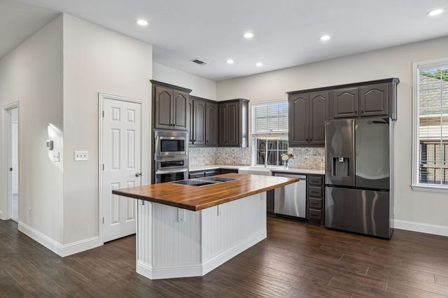 2713 Greenview Drive, Mckinney, TX 75072