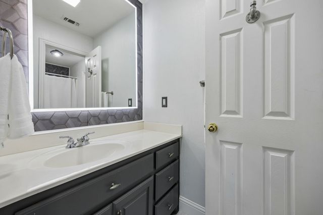 2713 Greenview Drive, Mckinney, TX 75072