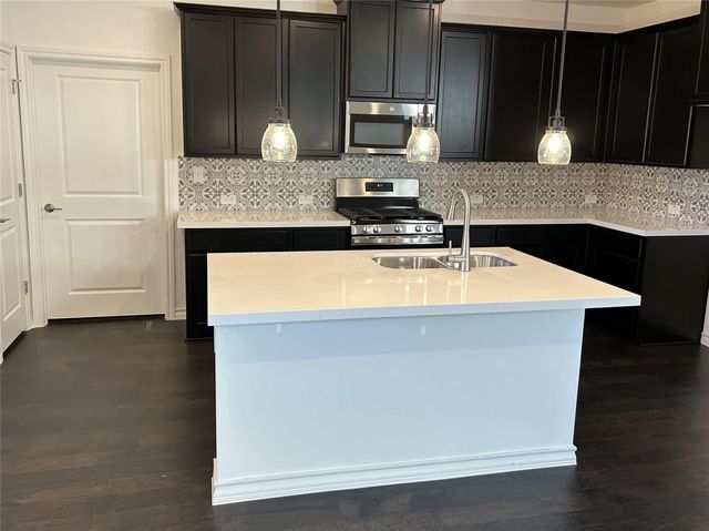 125 Watkinville RD, Hutto, TX 78634