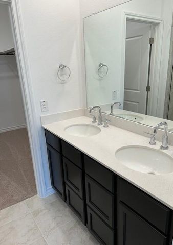 125 Watkinville RD, Hutto, TX 78634