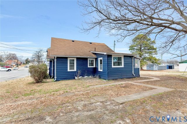 2958 Winston Churchill Dr, Hopewell, VA 23860