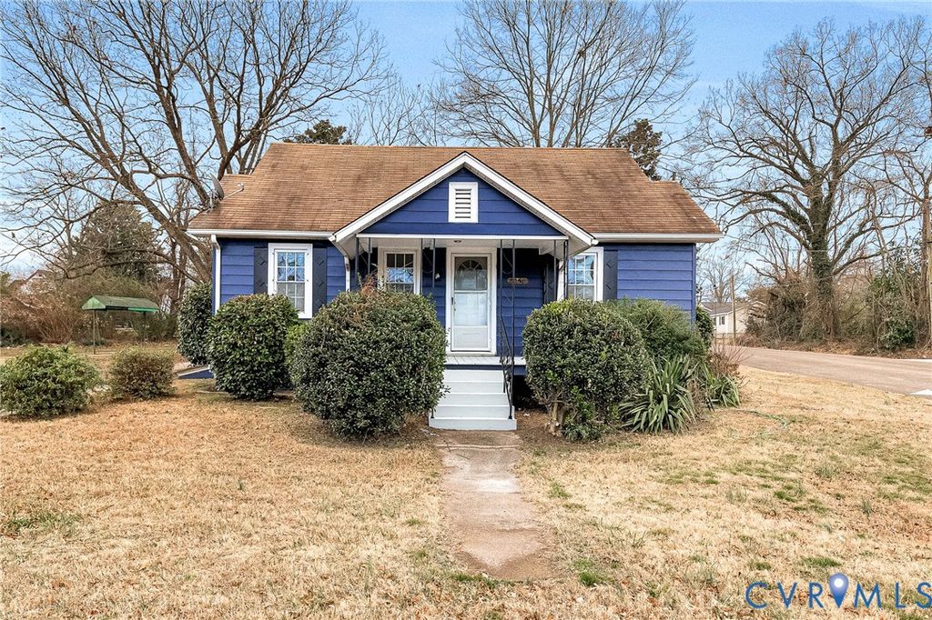 2958 Winston Churchill Dr, Hopewell, VA 23860