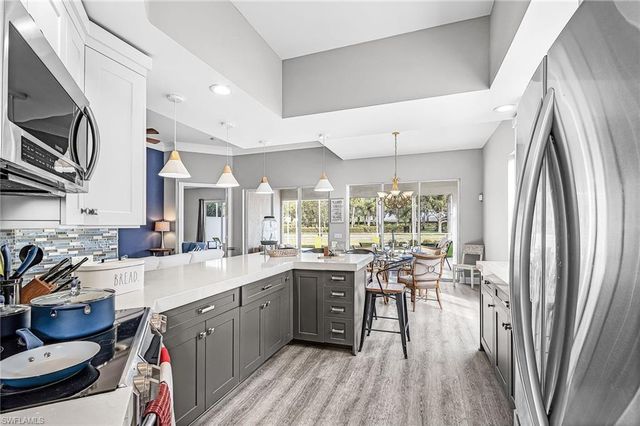 7549 Garibaldi CT, Naples, FL 34114