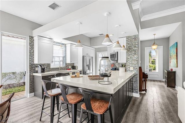 7549 Garibaldi CT, Naples, FL 34114