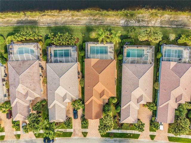 7549 Garibaldi CT, Naples, FL 34114