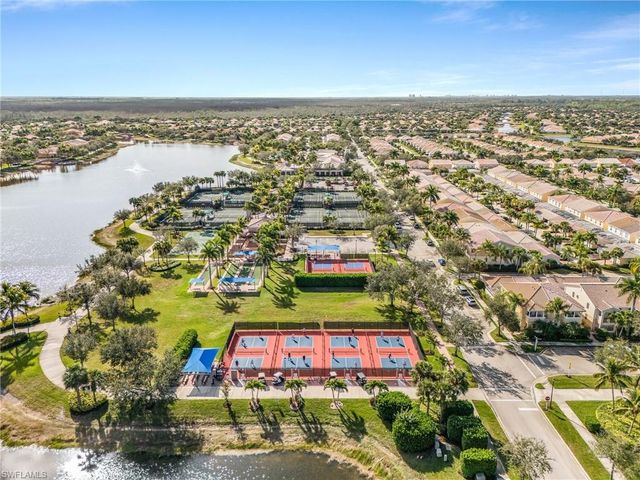 7549 Garibaldi CT, Naples, FL 34114