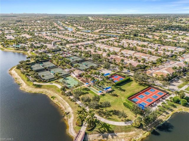 7549 Garibaldi CT, Naples, FL 34114