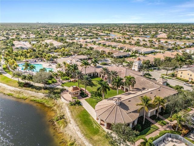 7549 Garibaldi CT, Naples, FL 34114