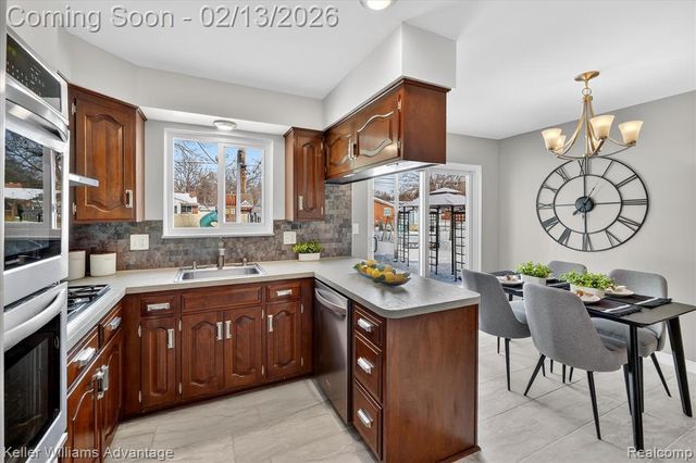 33086 Allen Street, Livonia, MI 48154