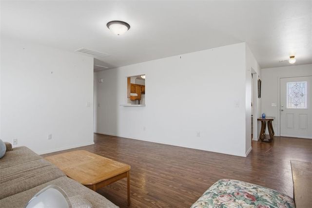8517 N Phillips Avenue, Oklahoma City, OK 73114