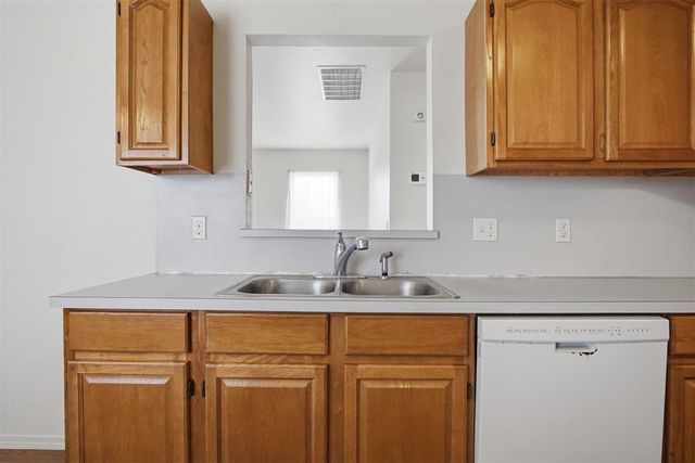 8517 N Phillips Avenue, Oklahoma City, OK 73114