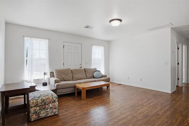 8517 N Phillips Avenue, Oklahoma City, OK 73114